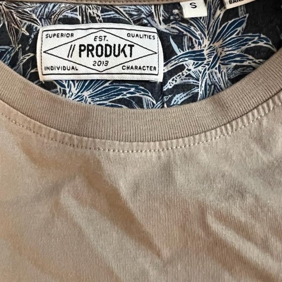 2 Produkt Tees - Picture 1 of 4